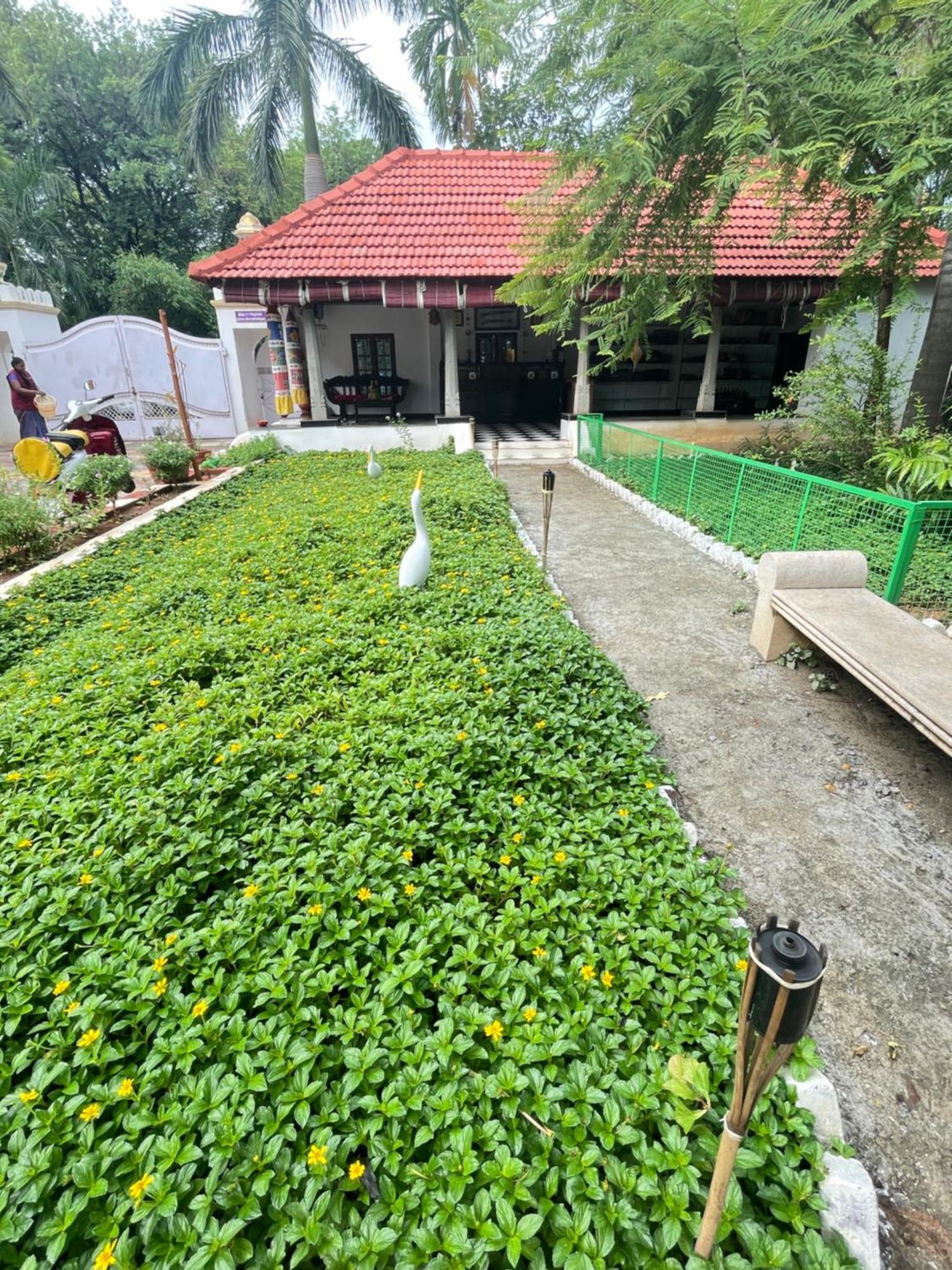 Chola Heritage Resort Kāraikkudi Eksteriør bilde