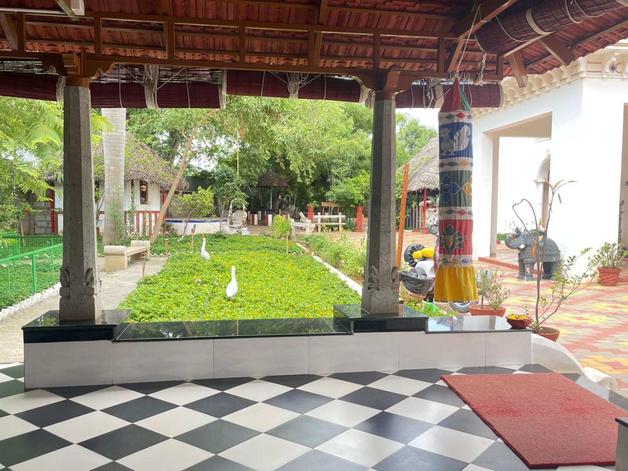 Chola Heritage Resort Kāraikkudi Eksteriør bilde